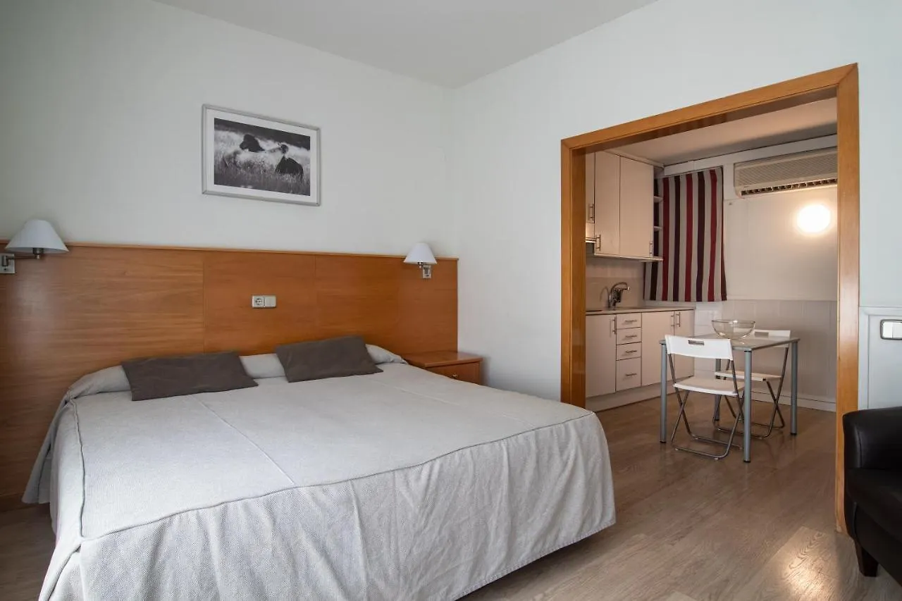 Apartamentos Atica Barcelona Apartment